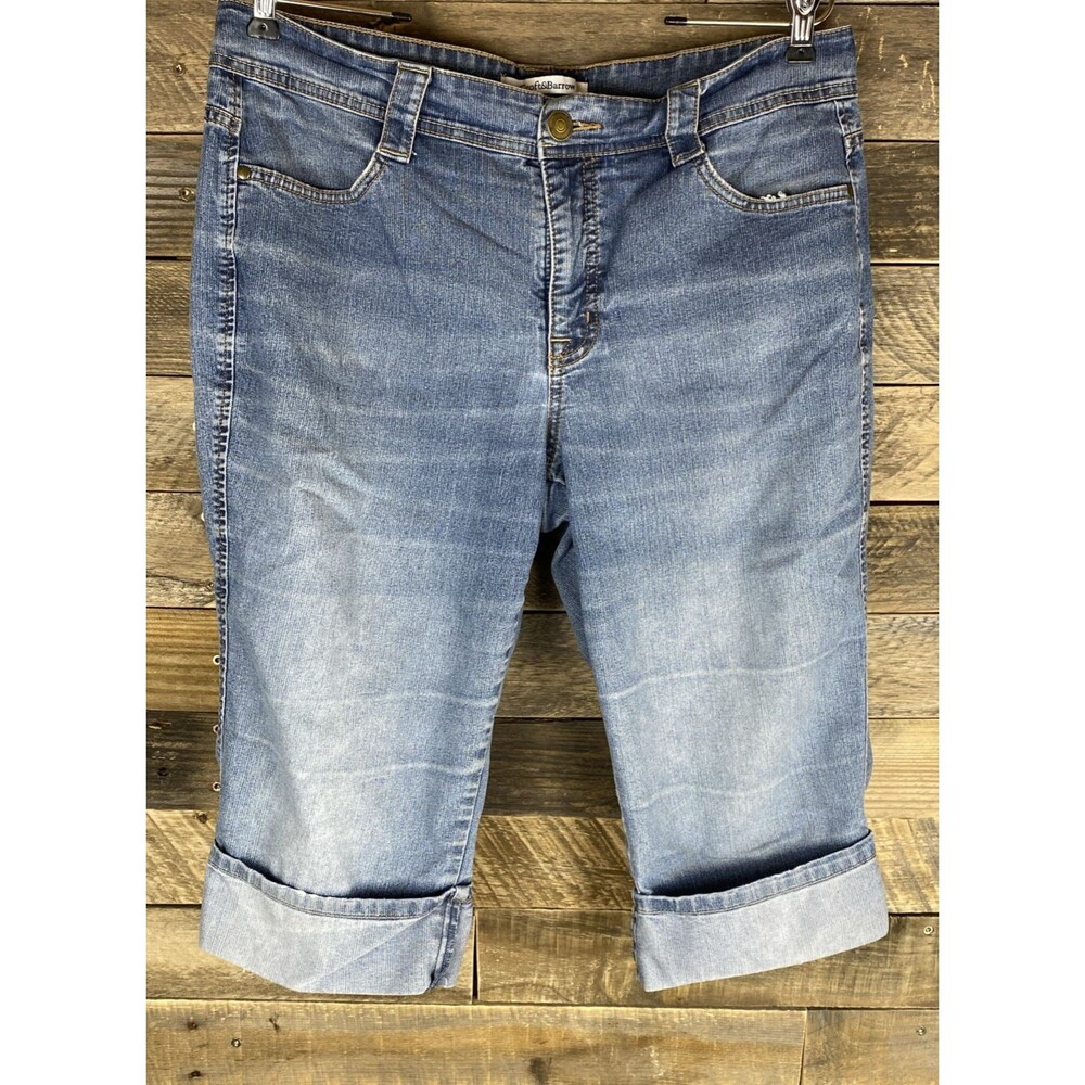 Croft & Barrow Woman Size 14 Denim Capri Pants With Cuffs